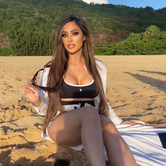 Meet your Posher - Picture 3 of 3